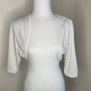 Younique White Shrug/Bolera. Child’s Large